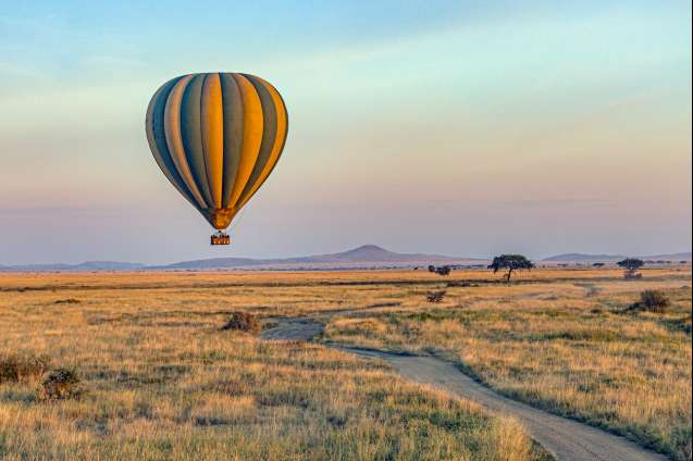 04h_hot_air_balloon_safari_serengeti__medium.jpg